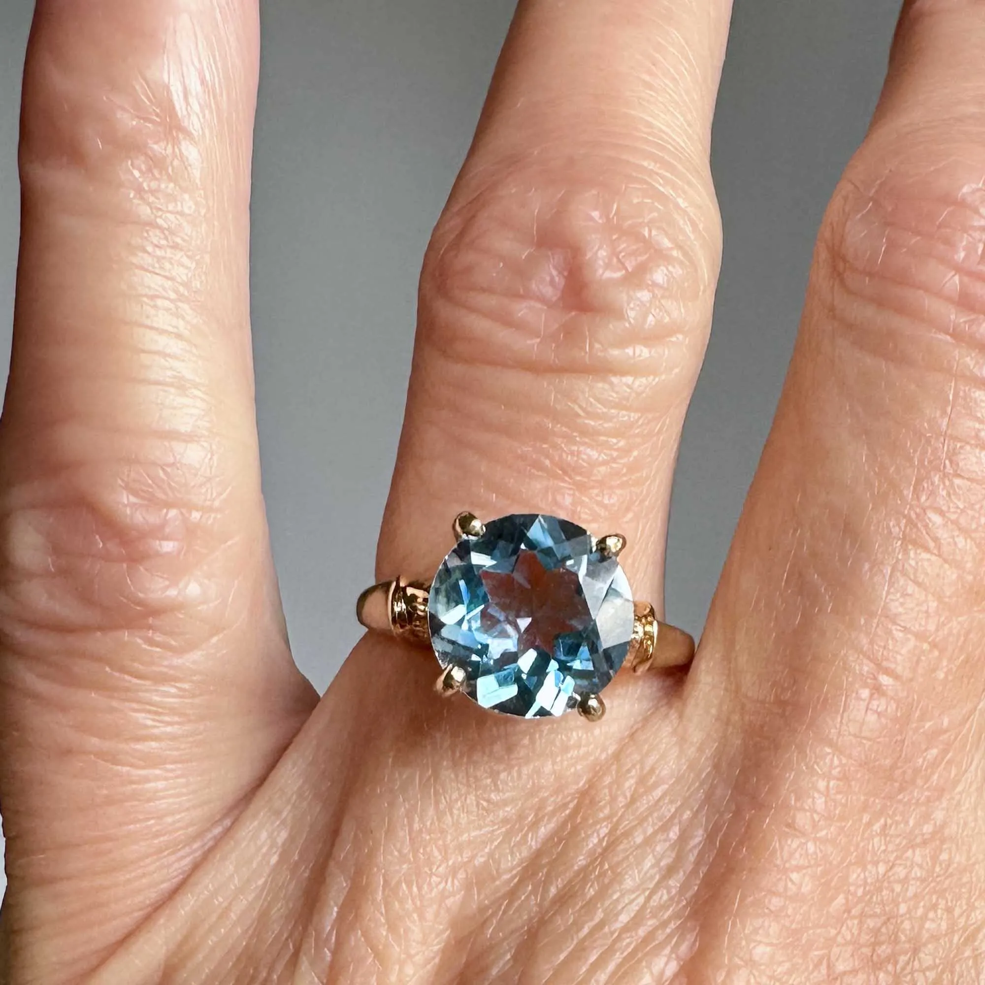 Fine Vintage 4.5 Carat Swiss Blue Topaz Ring in Gold