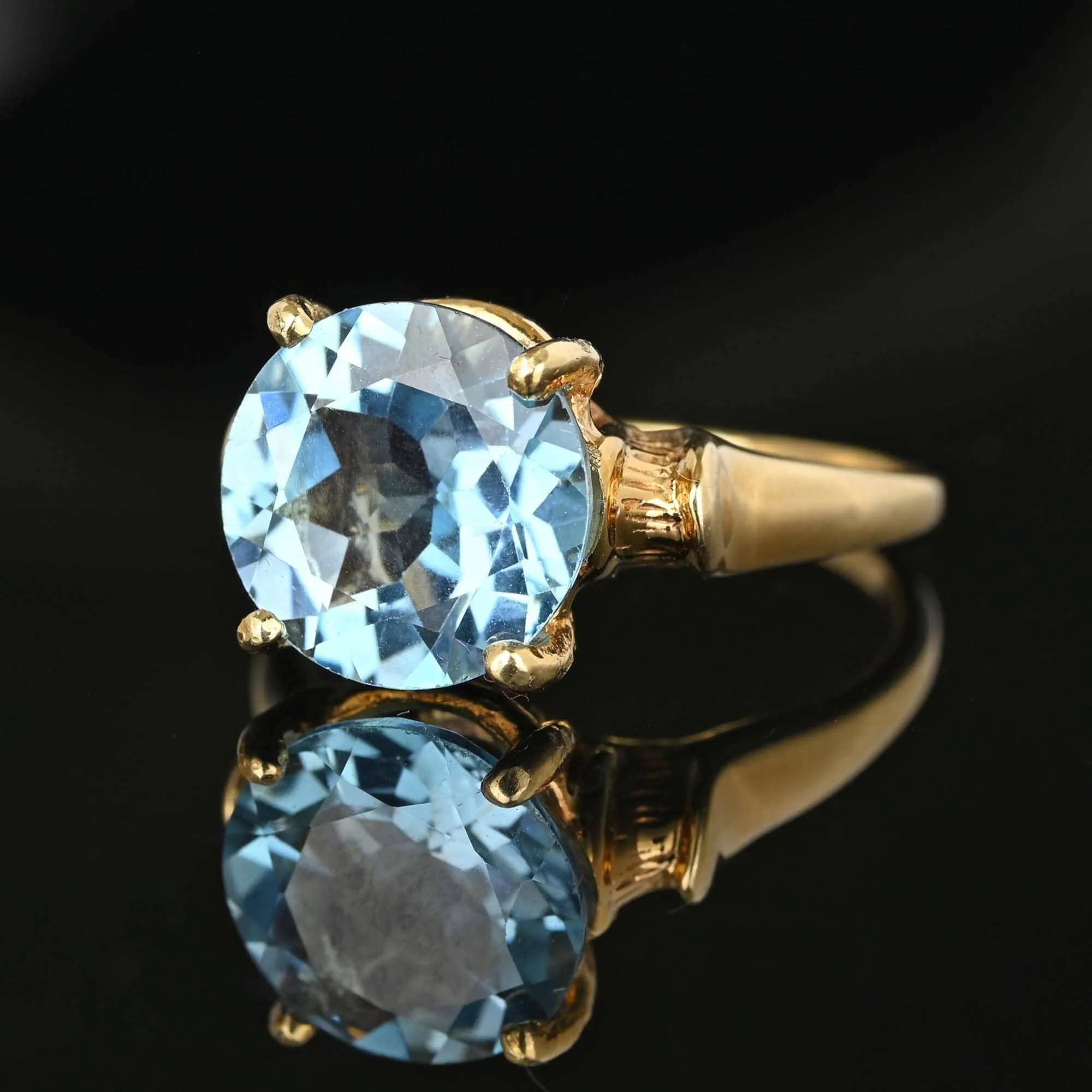 Fine Vintage 4.5 Carat Swiss Blue Topaz Ring in Gold