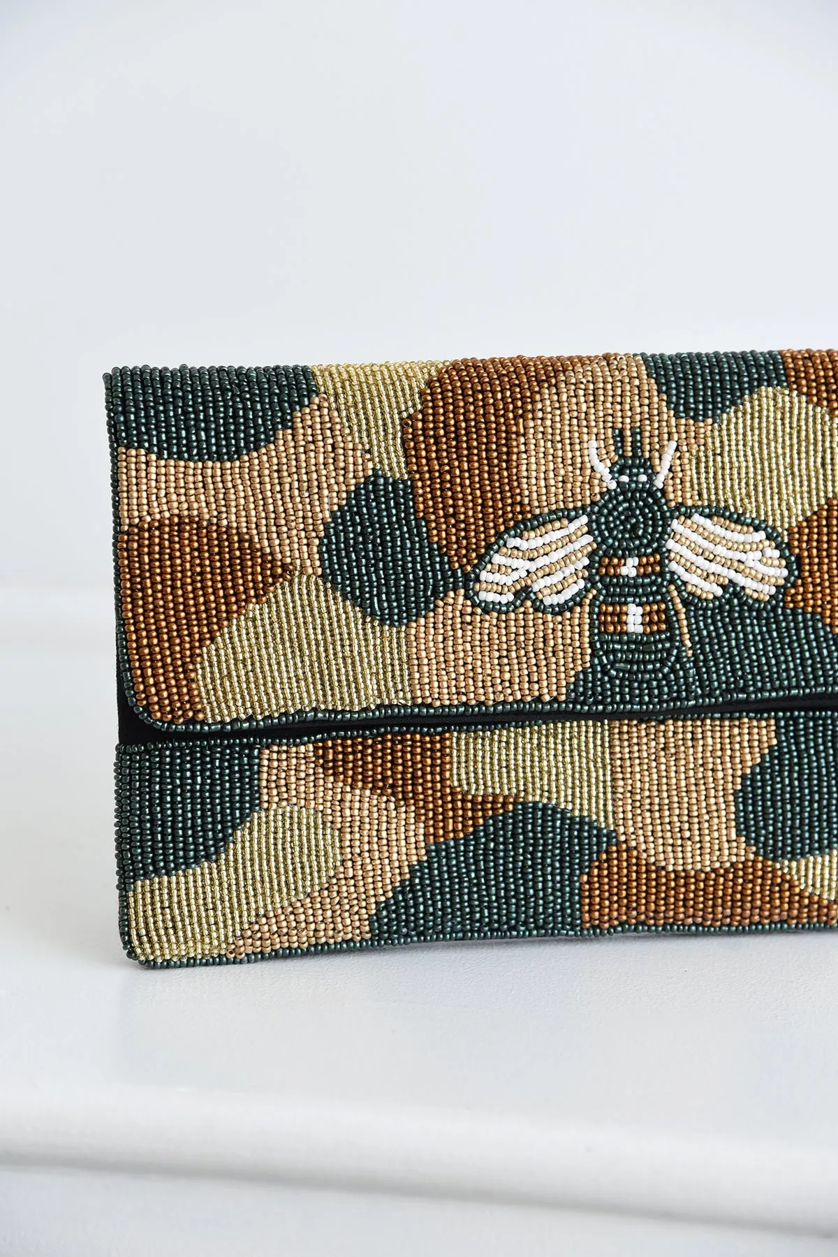 QUEEN BEE BEADED CLUTCH - OLIVE