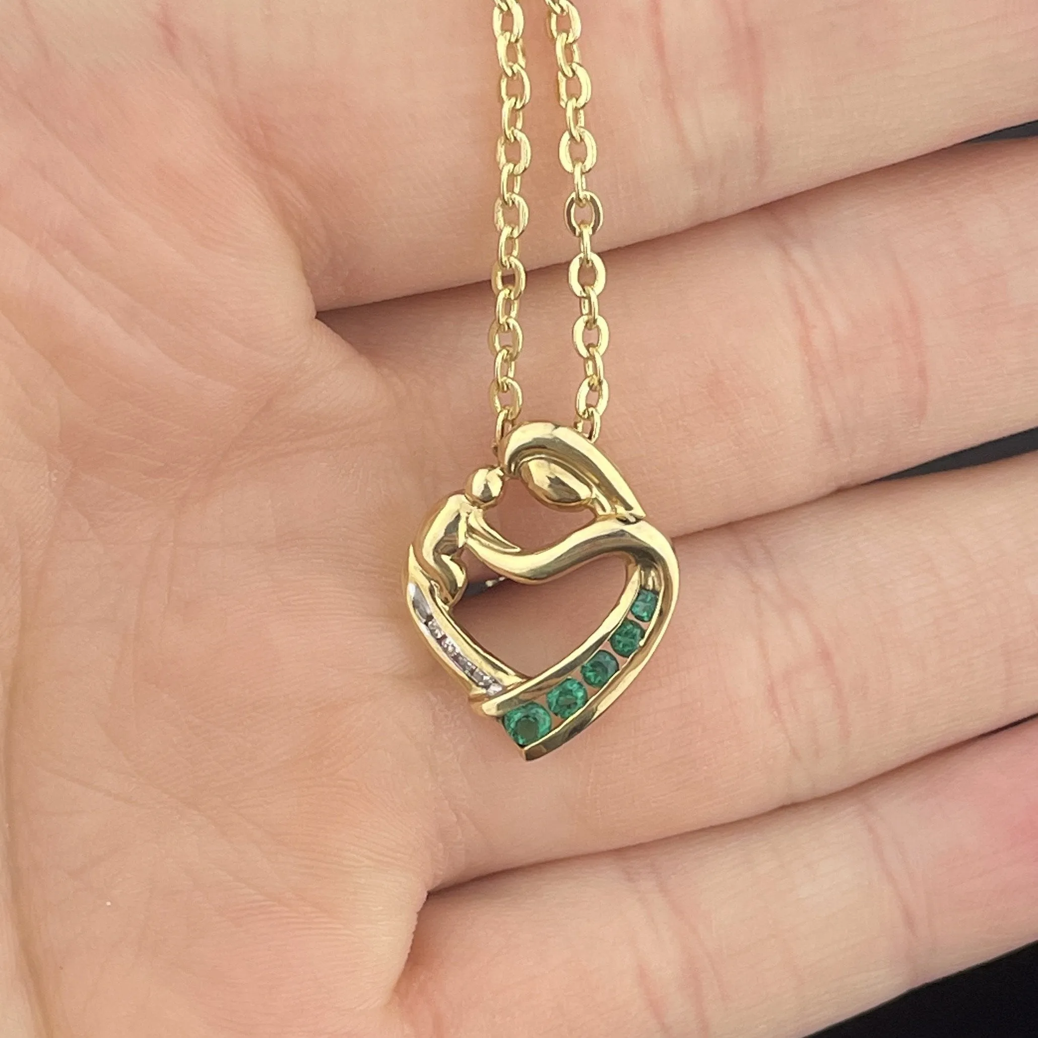 Vintage 10K Gold Emerald Diamond Heart Pendant Necklace