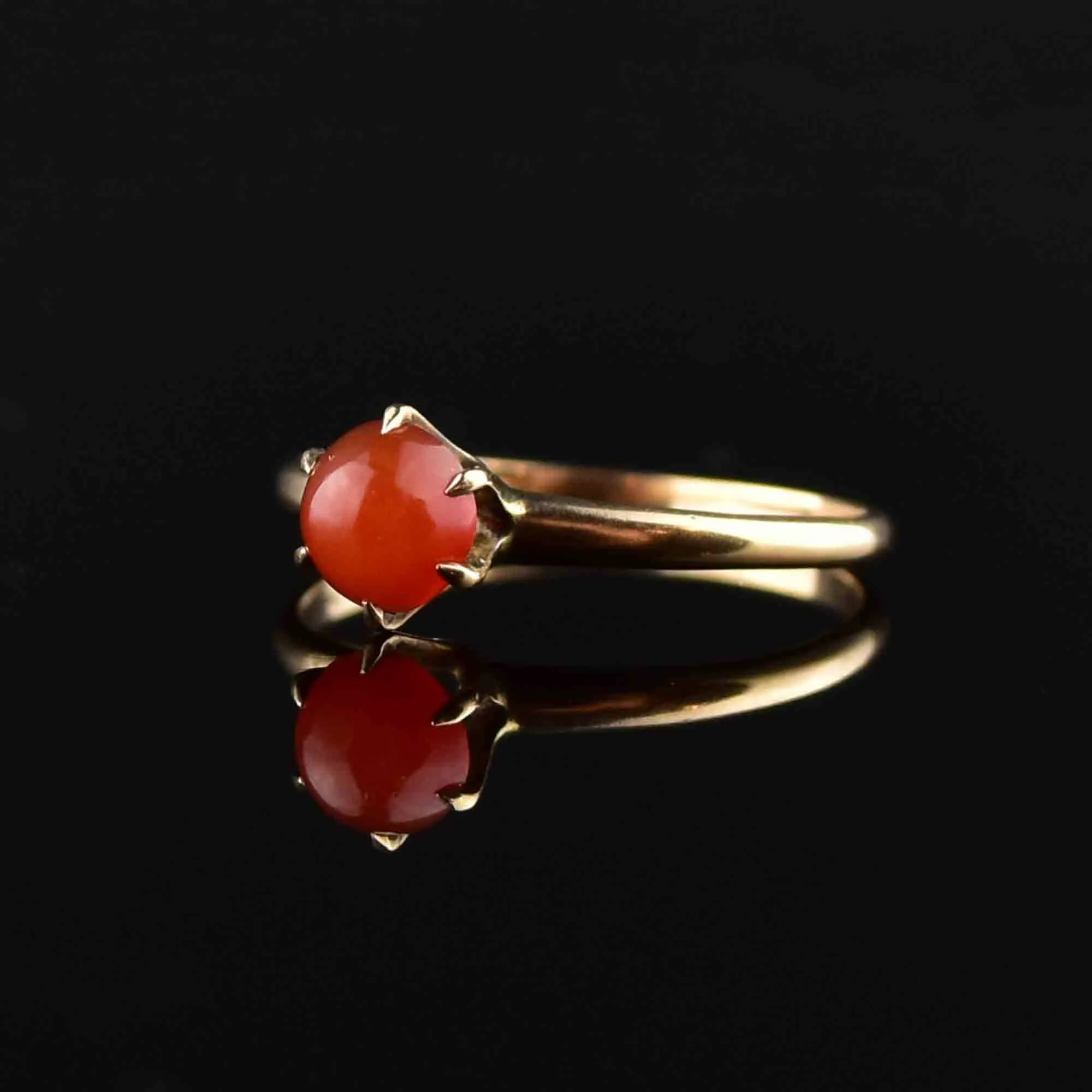 Vintage 14K Gold Carnelian Cabochon Solitaire Ring