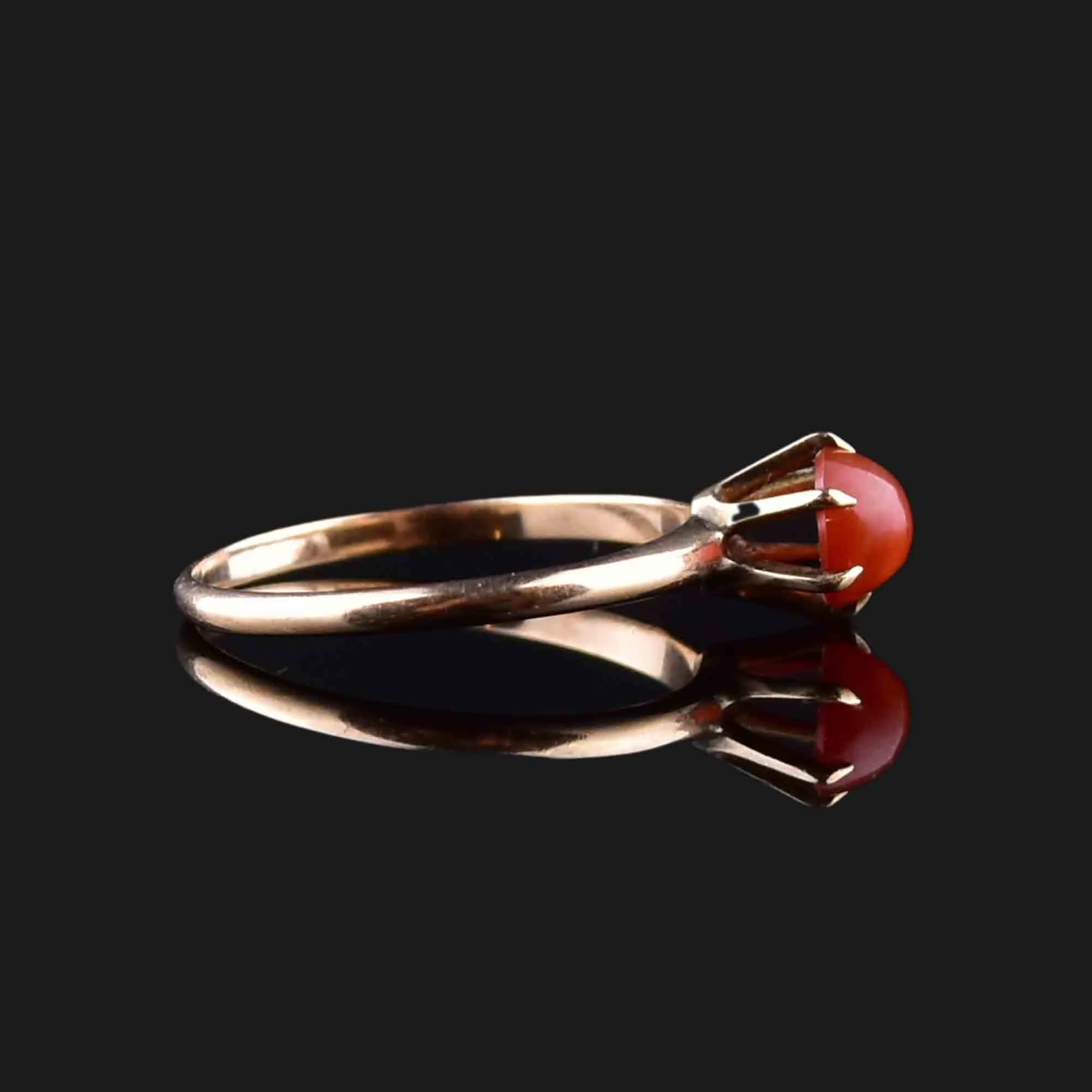 Vintage 14K Gold Carnelian Cabochon Solitaire Ring