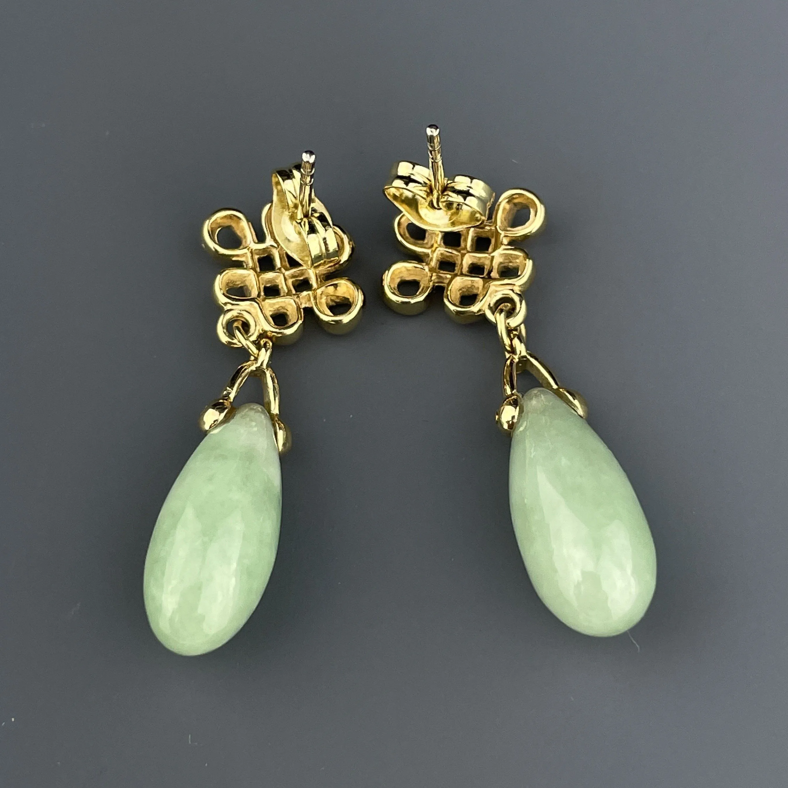 Vintage 14K Gold Celtic Love Knot Natural Jade Teardrop Earrings